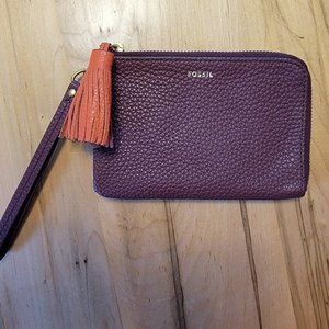 NWT Fossil Tara wristlet in cabarnet